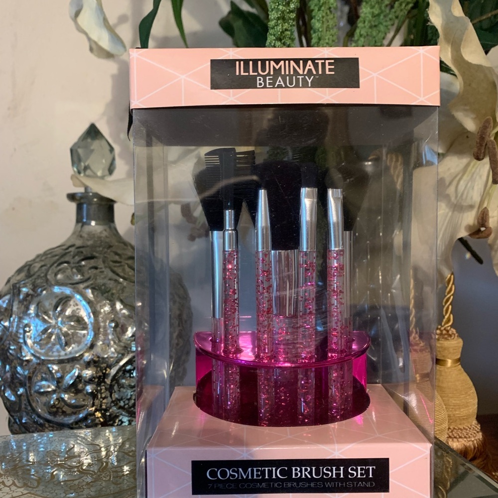 Illuminate Beauty Pink Cosmetic Brush Set